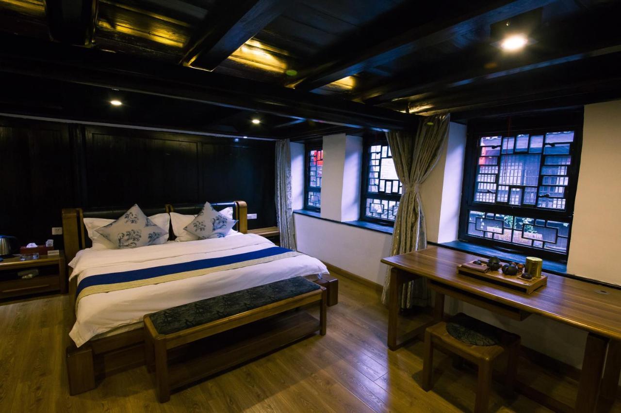 一方砚-旅拍体验民宿 Fenghuang Esterno foto