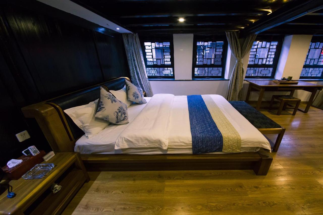 一方砚-旅拍体验民宿 Fenghuang Esterno foto